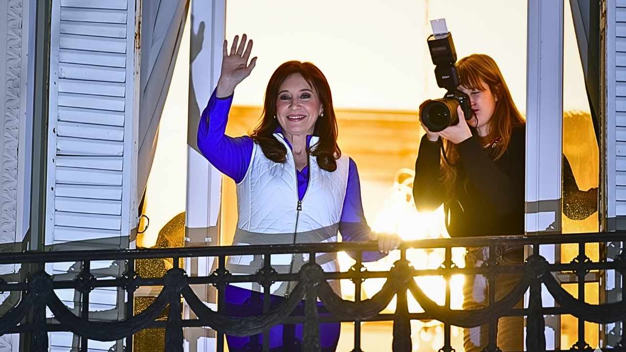 CFK Advierte: 'Se Viene una Ofensiva para Romper el Peronismo y el Campo Nacional y Popular